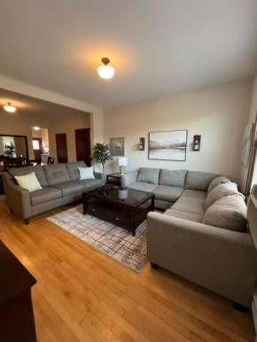 196 Stylish-Centrally Located-Home Away From Home
